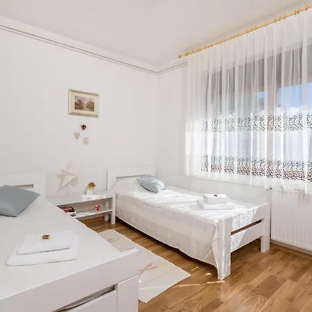4 Bedroom In Apartmán Opatija