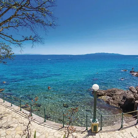 Apartamento Stunning In With Wifi Opatija