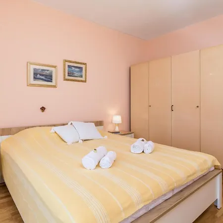 Apartamento Stunning In With Wifi