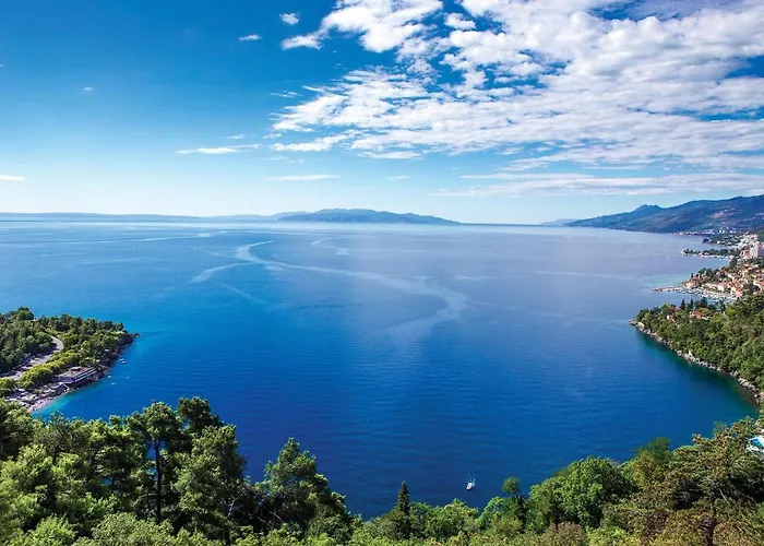 4 Bedroom In Apartamento Opatija