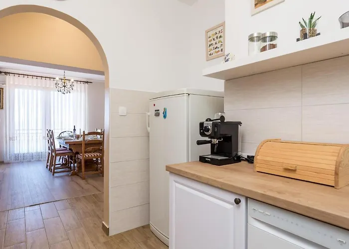 4 Bedroom In شقة