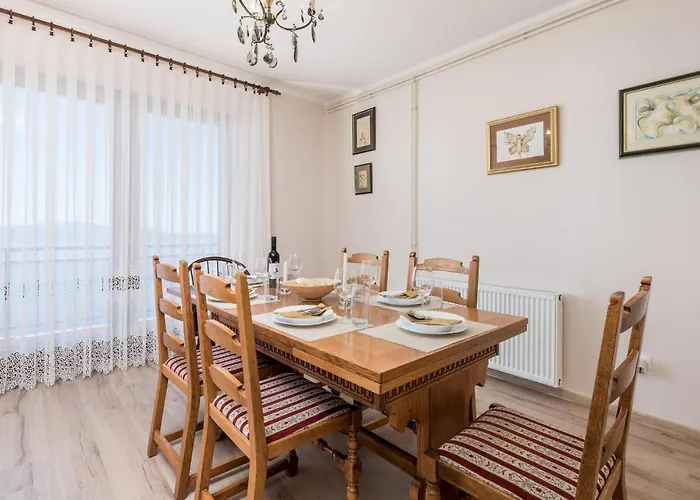 4 Bedroom In شقة